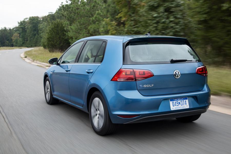  Volkswagen e-Golf 2015 года  (US) (фото 7 из 19)